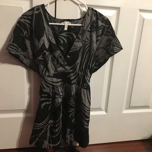 Old Navy maternity top - black/ gray