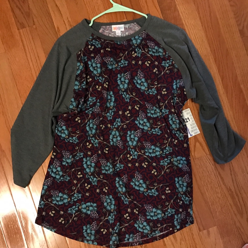 NWT Lularoe top