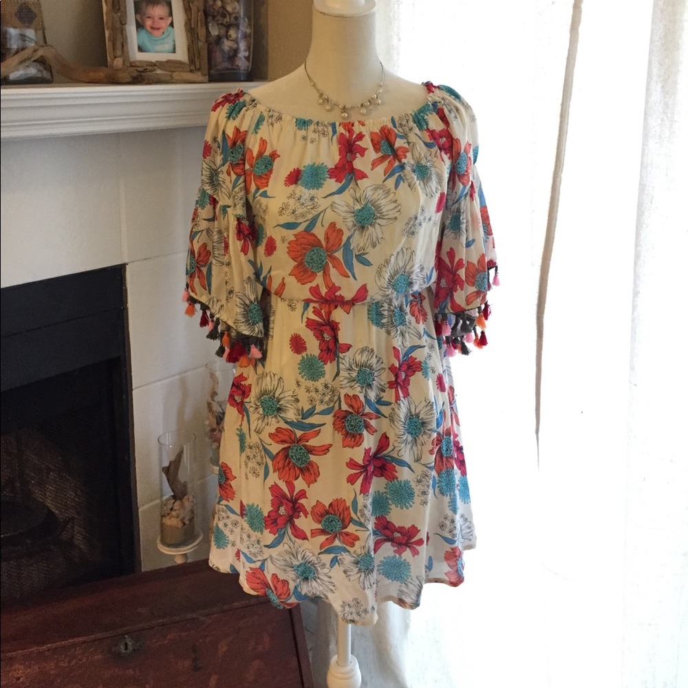 NWT - Boutique Floral Spring Dress (B17)