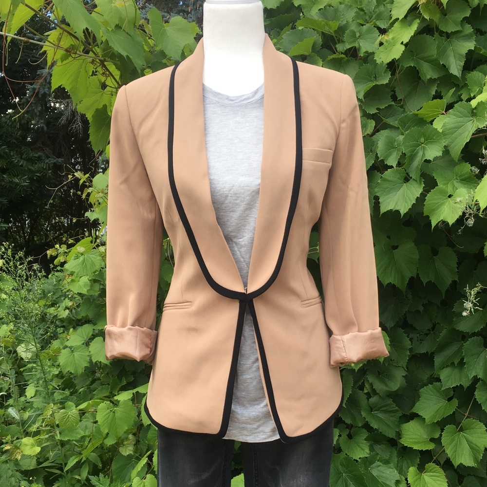 NWOT Forever 21 Gold and Black Blazer