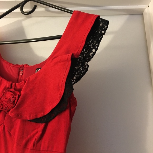 NWOT Hot Topic Red Dress with Black Lace - Picture 3 of 8