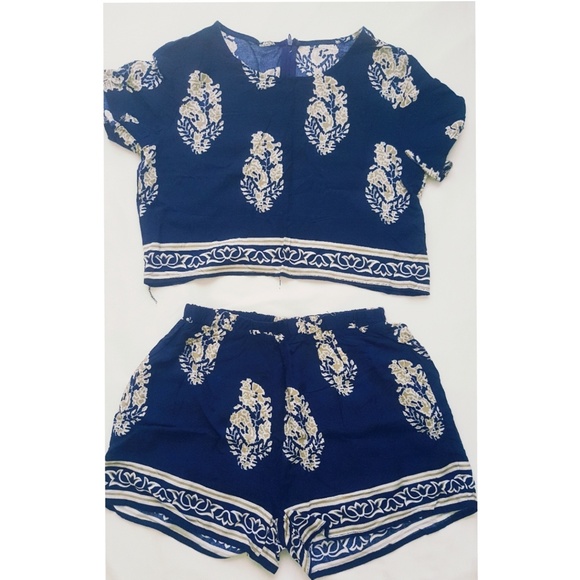 Blue and tan leaf set - Picture 2 of 3