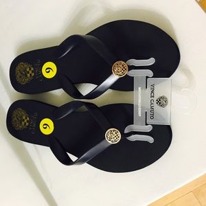 Navy Blue Vince Camuto flip flops! NEW! Size 9
