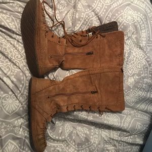 UGG size 9.5 moccasins