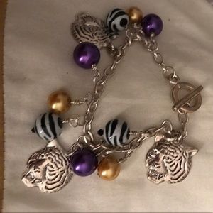 Size 7 wrist. Too cute LSU bracelet.