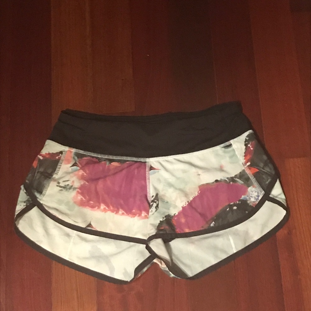 LULULEMON speed shorts!!! (Black/White)