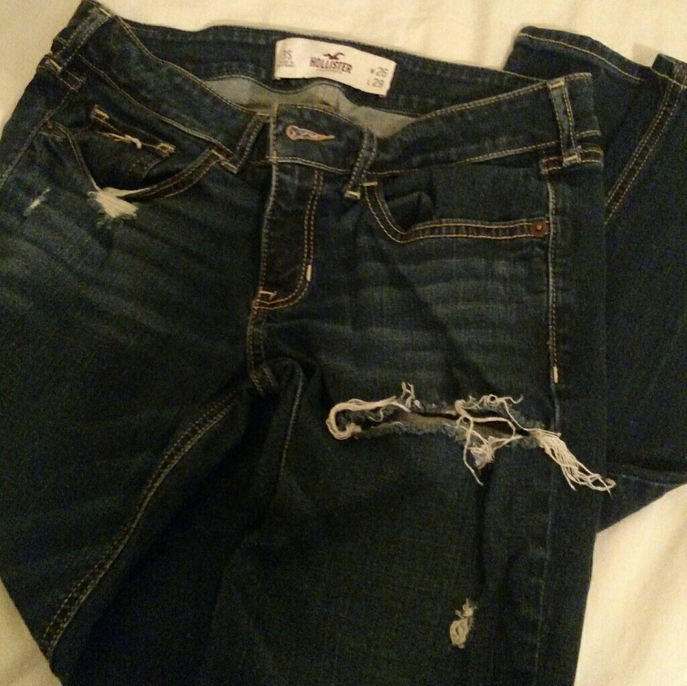 🌸SALE🌸Hollister size 3S jeans ripped