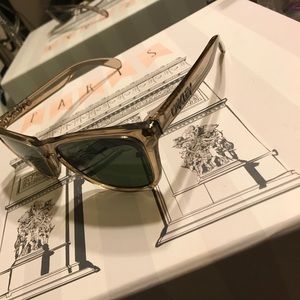 Oakley shades (Men or woman)