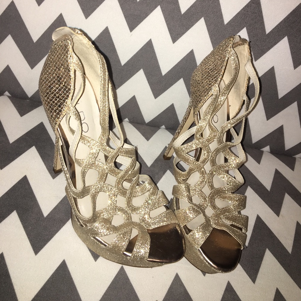 Gold Sparkle Platform Heals
