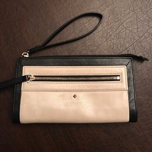 Kate spade wristlet - used