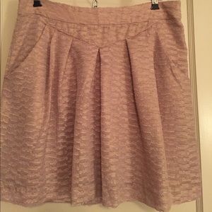 Gap champagne colored shimmery pleated skirt