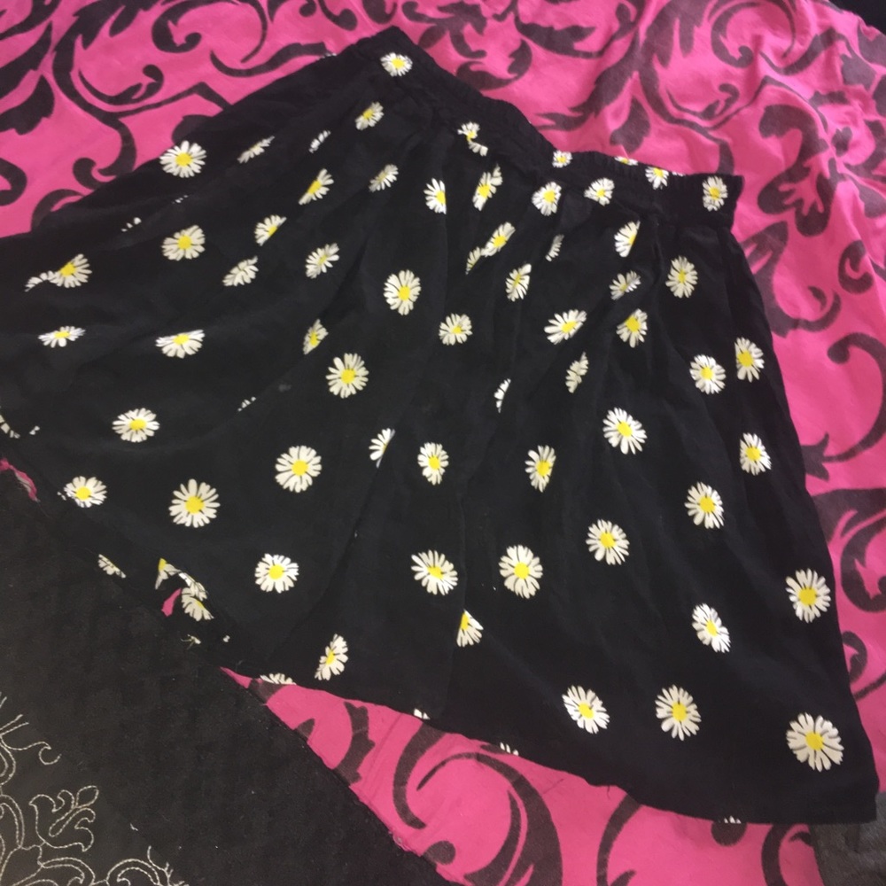 BRANDY MELVILLE daisy skirt