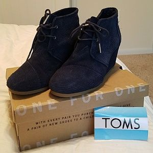 Toms Navy Blue Corduroy Desert Wedge size 9
