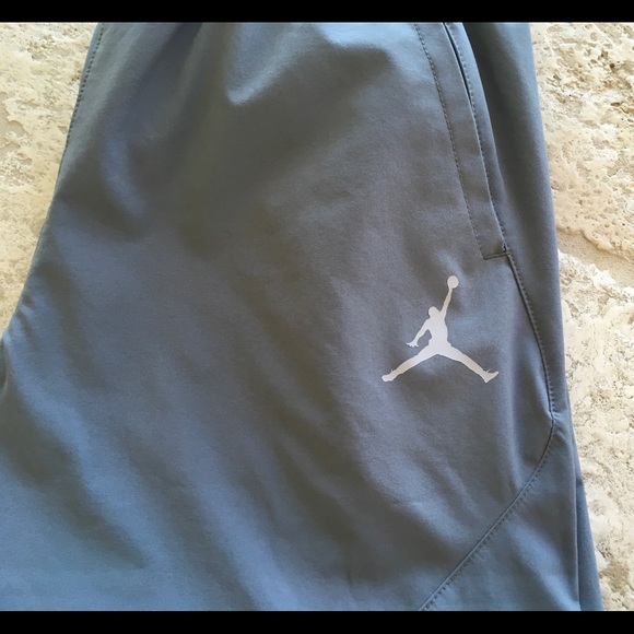 Nike Boy's 3/4 Length Joggers, Dri-fit, Large - Picture 2 of 5