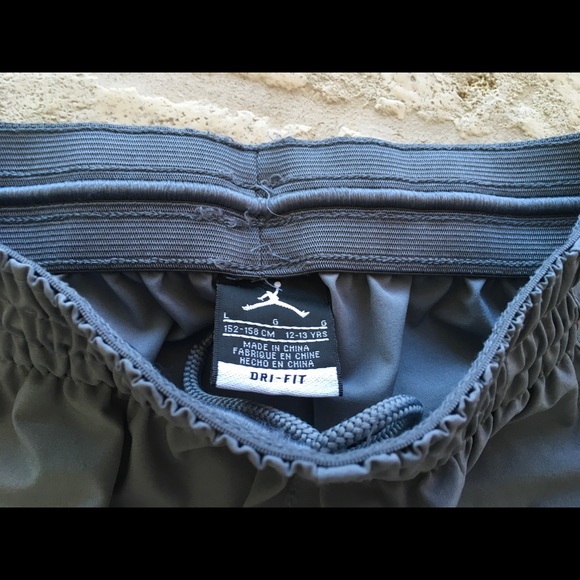 Nike Boy's 3/4 Length Joggers, Dri-fit, Large - Picture 5 of 5