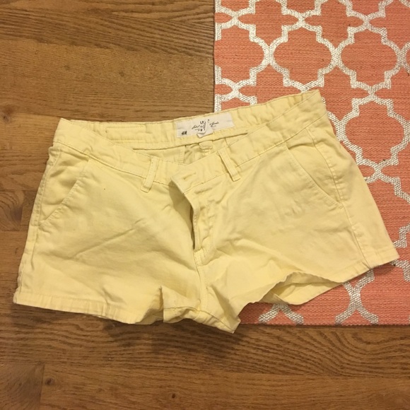 Yellow shorts - Picture 2 of 3