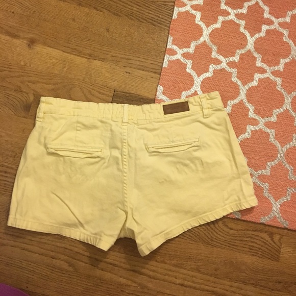Yellow shorts - Picture 3 of 3