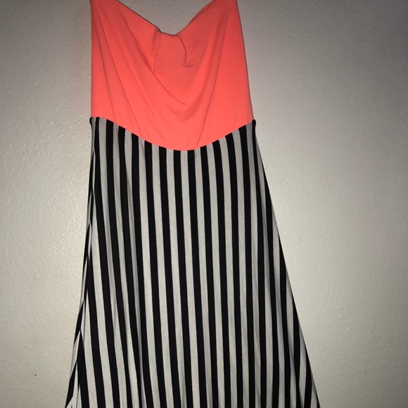 Women's Sundress - Picture 2 of 3