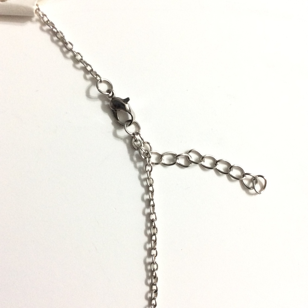 NEW Peace sign with wings necklace - Picture 3 of 3