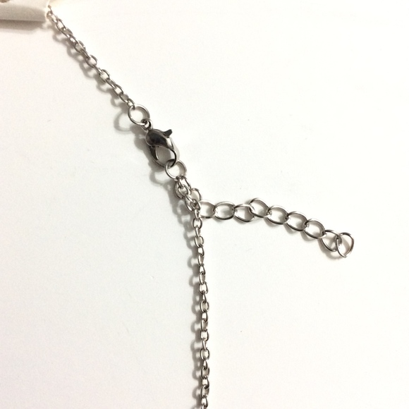 NEW Peace sign with wings necklace - Picture 3 of 3