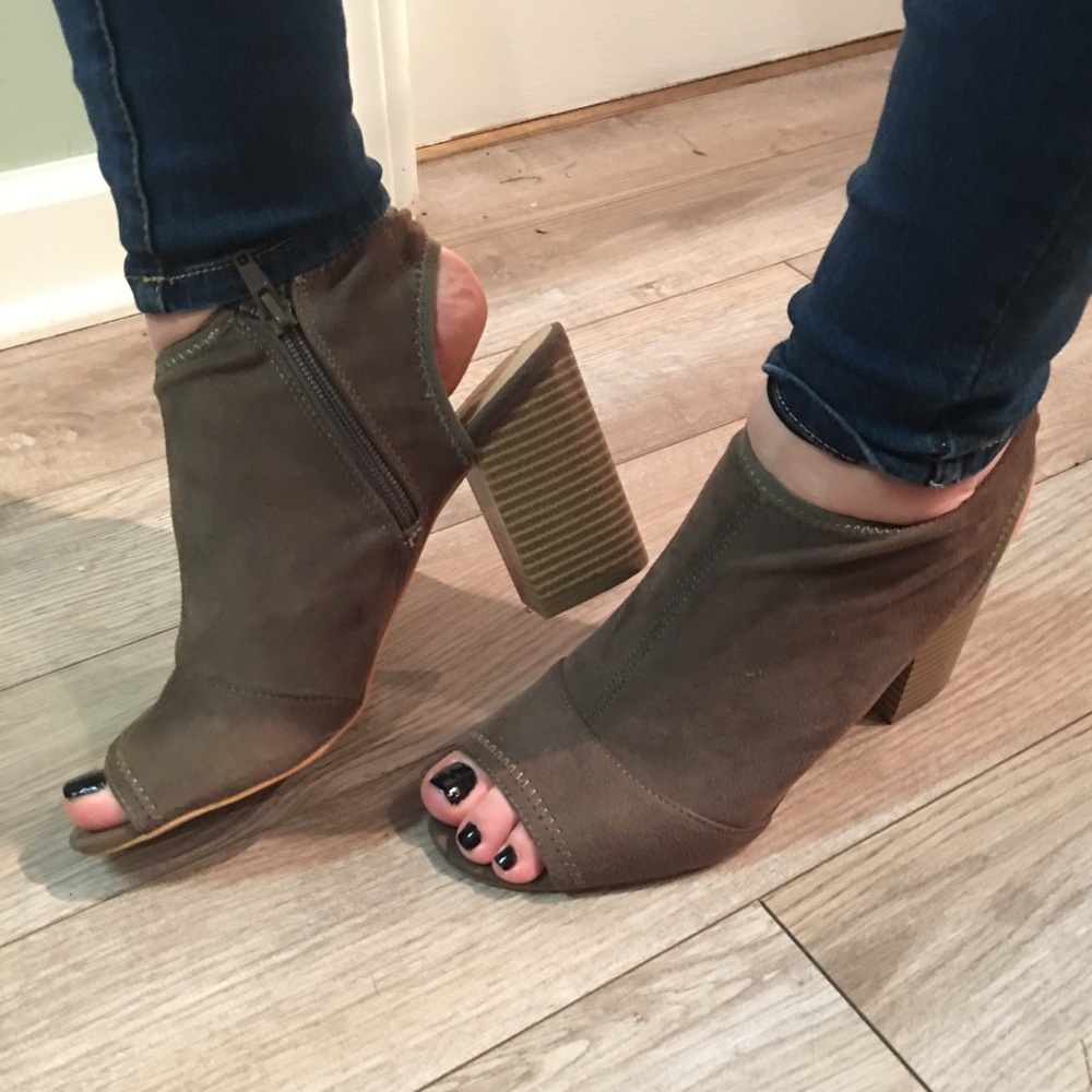 Saude heels