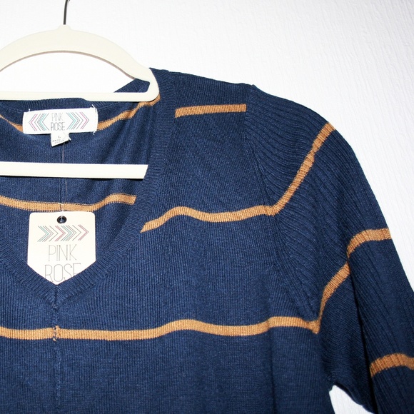 1 LEFT⚡ Navy & Gold Striped Sharkbite Sweater NWT - Picture 3 of 8