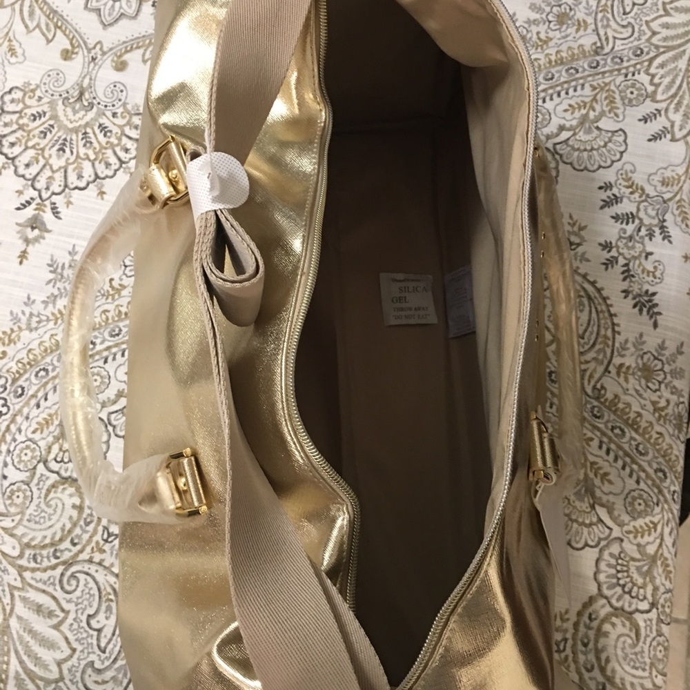 MICHAEL KORS DUFFLE 🎉HP🎈 - Picture 6 of 7