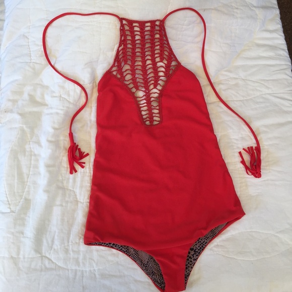 Rare Acacia Teahupo'o in Hibiscus - Picture 1 of 4