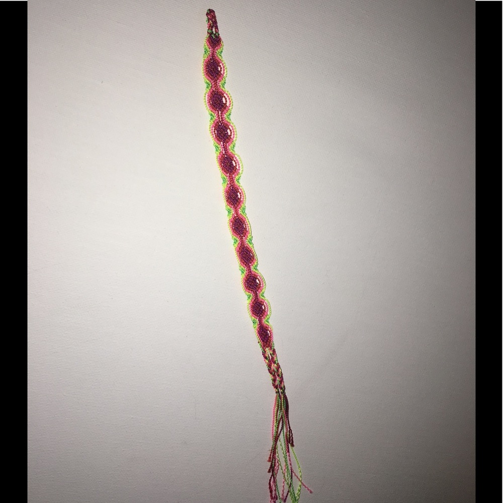 a cute string bracelet - Picture 2 of 5