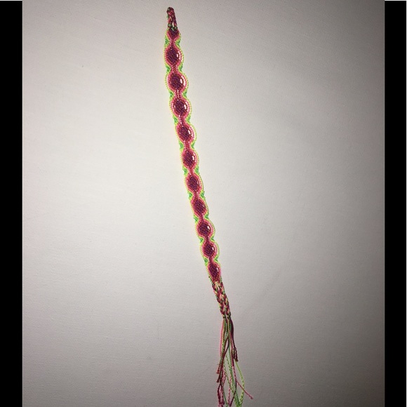 a cute string bracelet - Picture 2 of 5