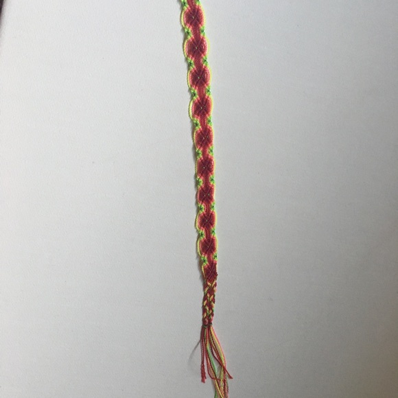 a cute string bracelet - Picture 5 of 5