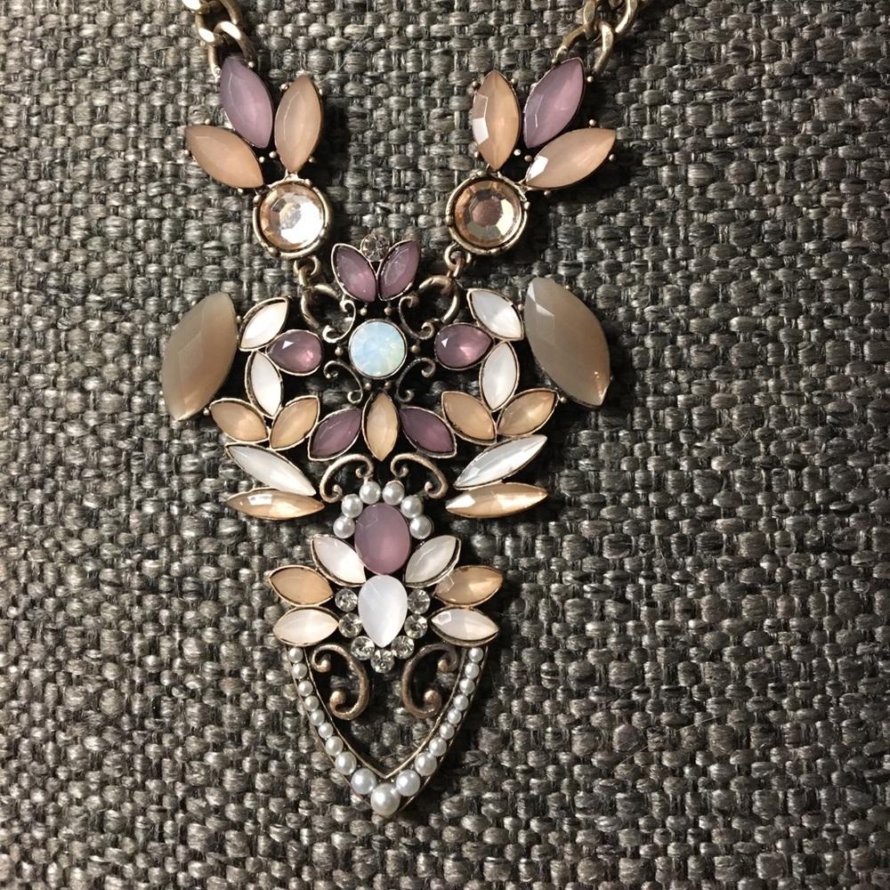 Mauve statement necklace