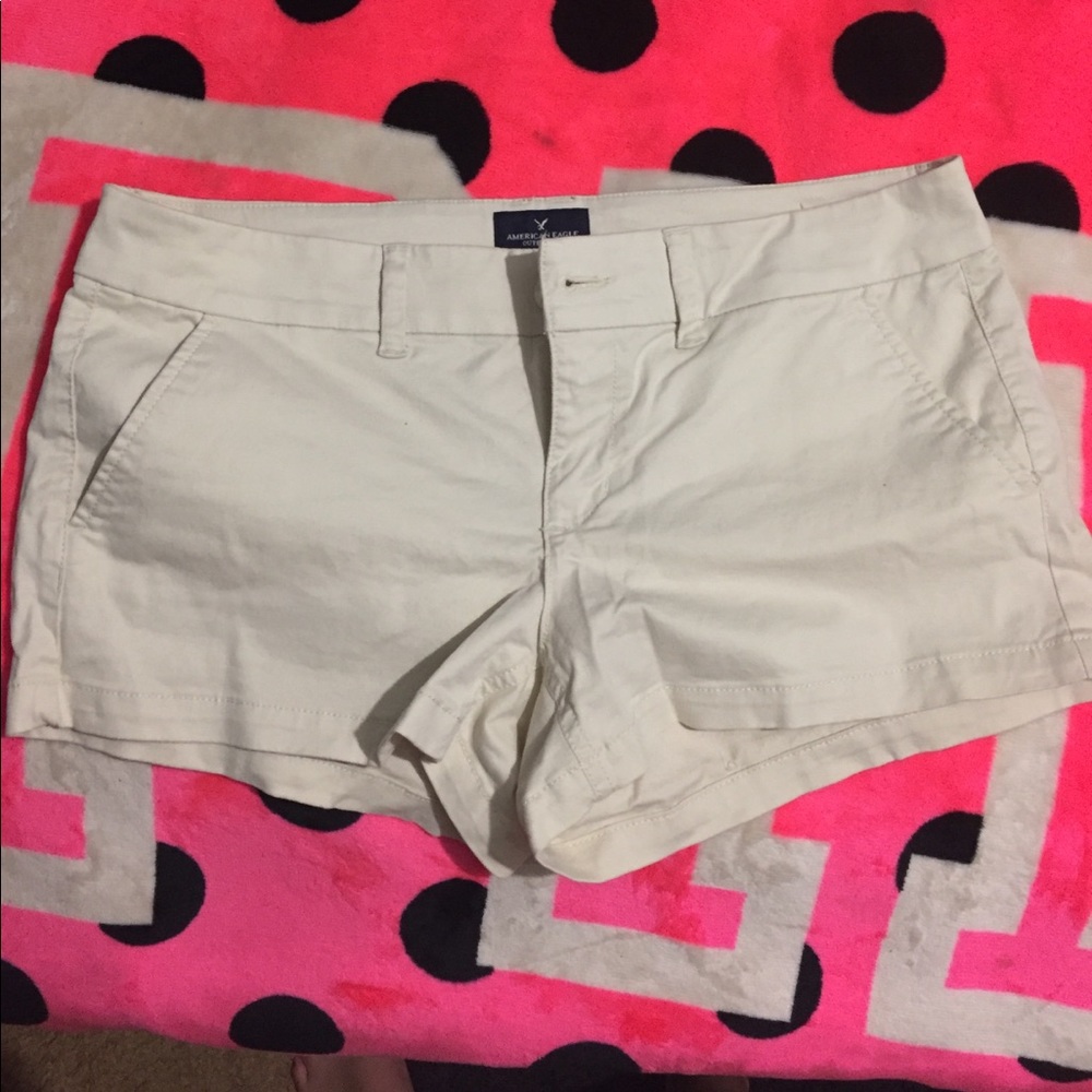 American eagle off white cargo shorts size 10