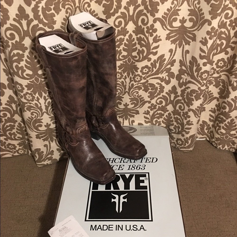 Frye 15R Vintage Brown Harness Boots NWT