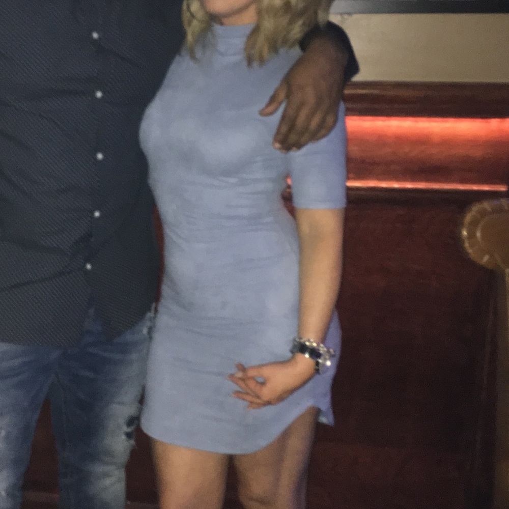 Short sleeve velvet dress