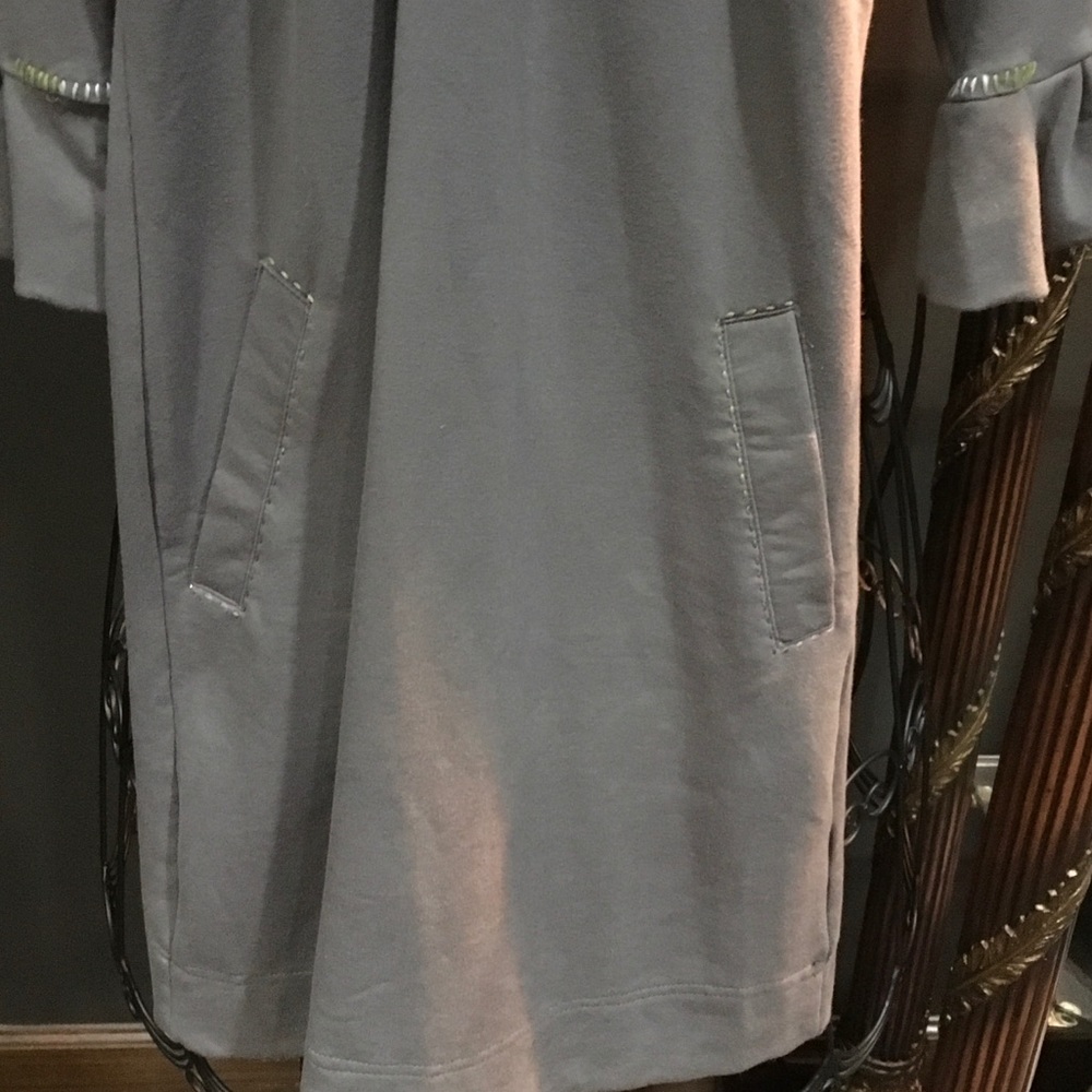 Dress small - Picture 2 of 4