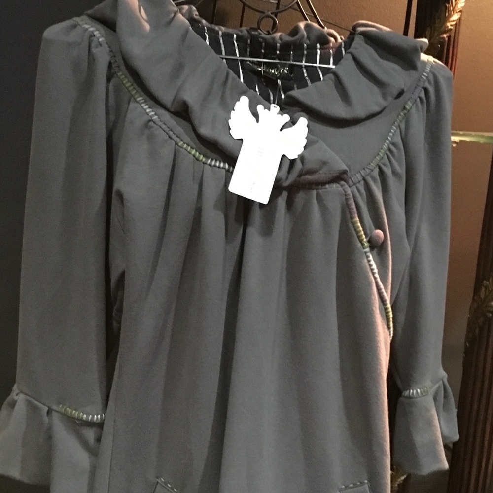 Dress small - Picture 4 of 4