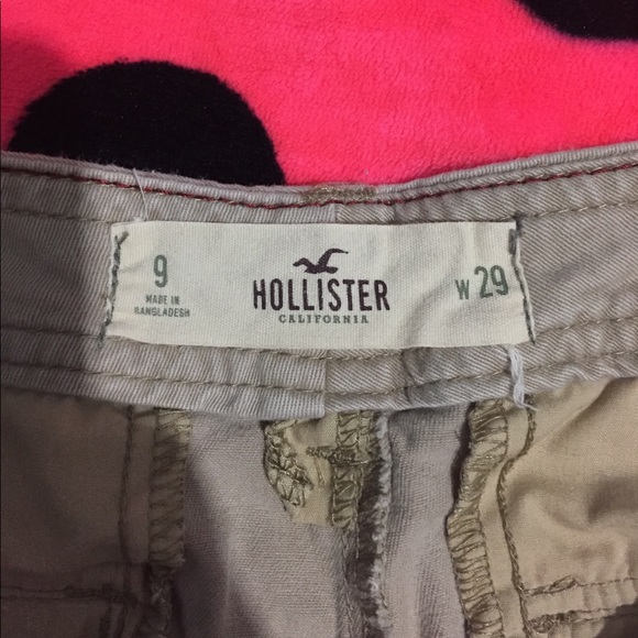 Tan hollister shorts size 9 - Picture 2 of 3