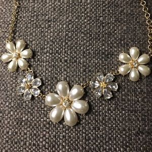 Pearl and crystal flower necklace