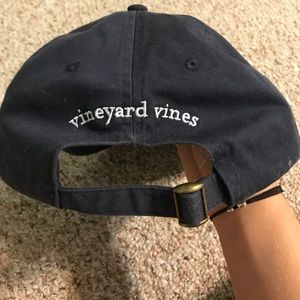 Navy blue vineyard vines hat