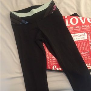 Lululemon Wunder Under Crop Size 4