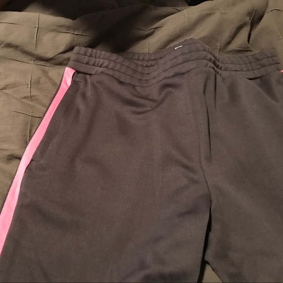 Jessica Simpson workout pants - Picture 2 of 2