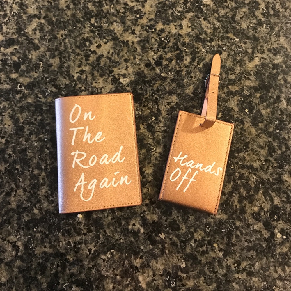 Rose gold passport holder and baggage tag