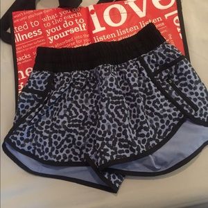 Lululemon shorts size 4