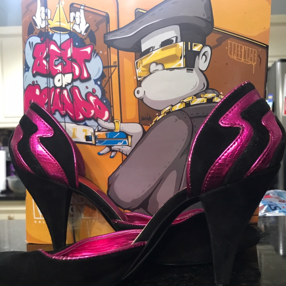 Sigerson Morrison Neon pink and black pumps