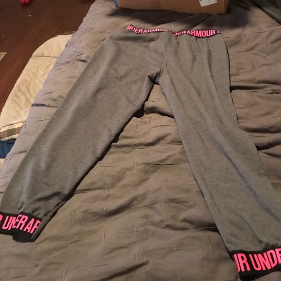 NWOT Under Armour joggers - Picture 3 of 3