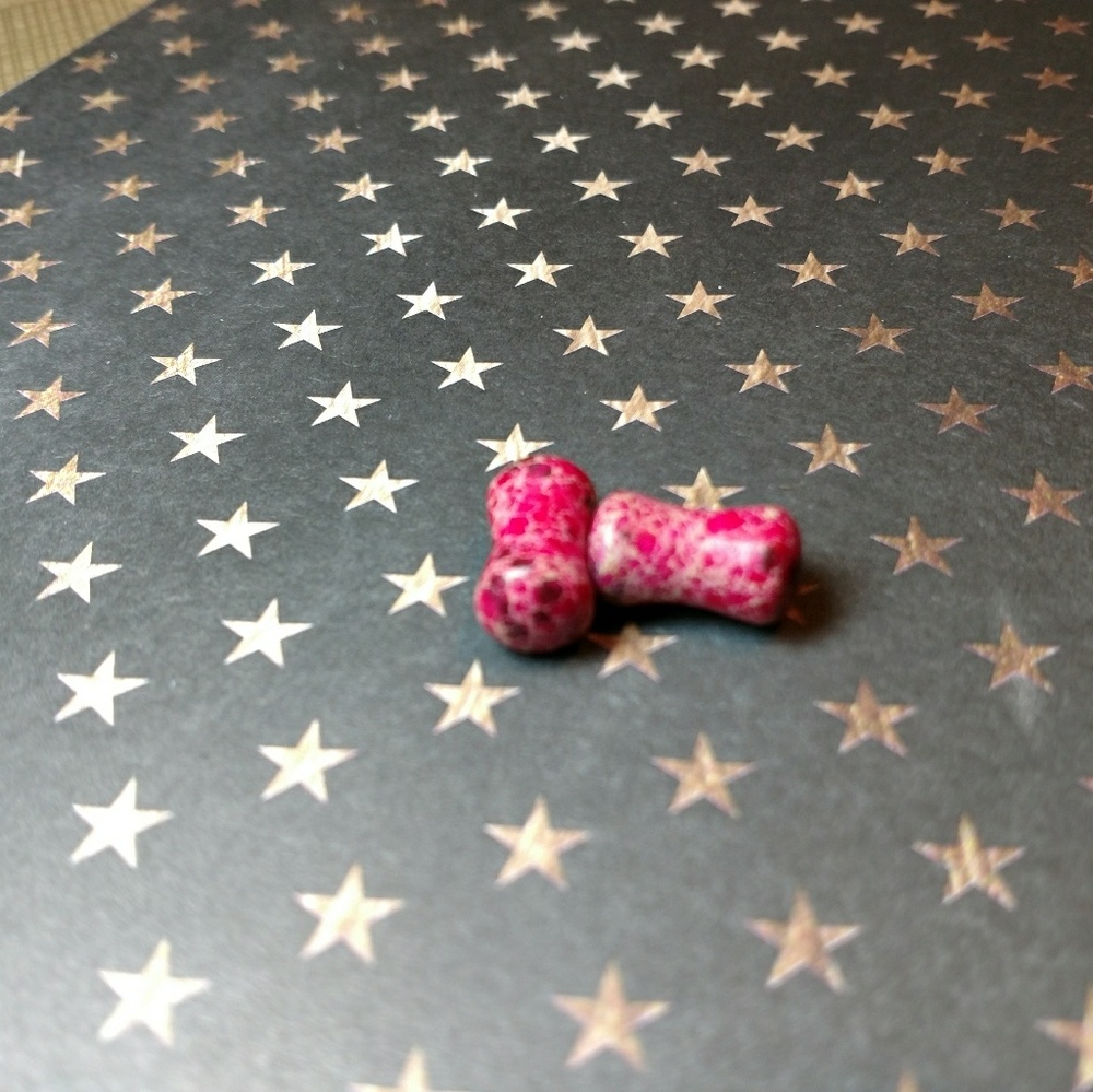 Double flair red howlite stone gauges 6mm/2g