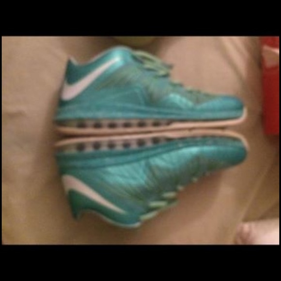 Lebron main image 2