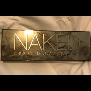Urban Decay Naked Smoky Palette
