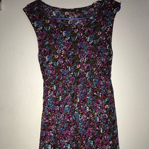Women's Dress - Picture 1 of 2
